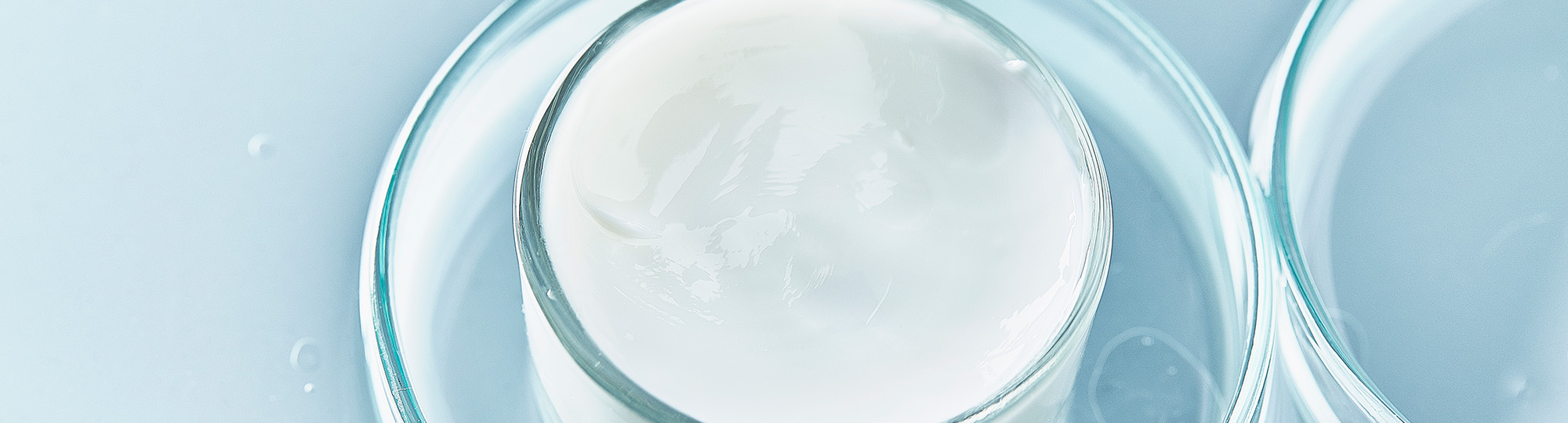 Ce sunt cremele antirid: ingrediente, beneficii, mod de aplicare